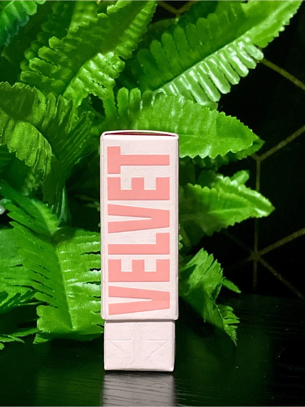 Jeffree Star Velvet Trap Lipstick - Unphazed